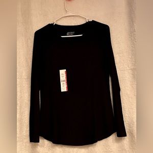 Black basic long sleeve tshirt